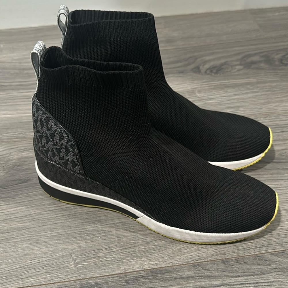 Michael Kors Styler bootie size 9M black sport
#MichaelKors #sportysock #Women9M